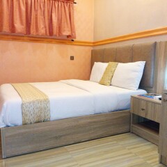 Отель Euro Lounge and Suites комната для гостей фото 3