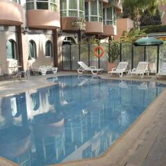 Hotel Akabar бассейн