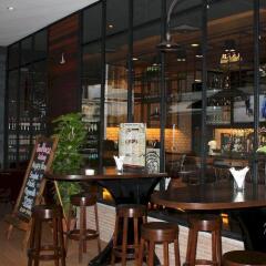 Отель Trinity Silom Hotel Таиланд, Бангкок - 2 отзыва об отеле, цены и фото номеров - забронировать отель Trinity Silom Hotel онлайн гостиничный бар