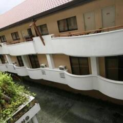 Отель Crown Regency Residences - Cebu парковка