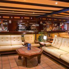 Отель Port Mar Blau Adults Only Испания, Бенидорм - 1 отзыв об отеле, цены и фото номеров - забронировать отель Port Mar Blau Adults Only онлайн гостиничный бар