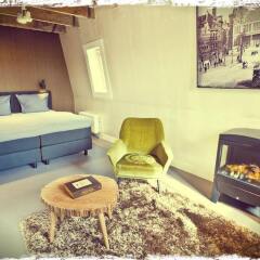 Отель V Lofts комната для гостей
