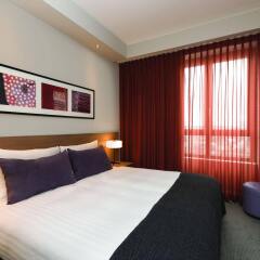 Отель Adina Apartment Hotel Frankfurt Neue Oper Германия, Франкфурт-на-Майне - 1 отзыв об отеле, цены и фото номеров - забронировать отель Adina Apartment Hotel Frankfurt Neue Oper онлайн комната для гостей фото 2