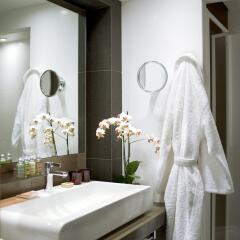 Отель Hôtel Elysees Mermoz Франция, Париж - отзывы, цены и фото номеров - забронировать отель Hôtel Elysees Mermoz онлайн ванная фото 2