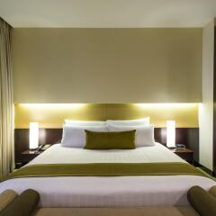 Отель Chatrium Riverside Bangkok 5* Стандартный номер с различными типами кроватей