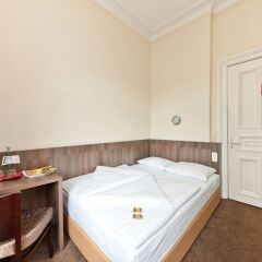 Отель Signature Hotel Königshof Hamburg Innenstadt Германия, Гамбург - отзывы, цены и фото номеров - забронировать отель Signature Hotel Königshof Hamburg Innenstadt онлайн комната для гостей