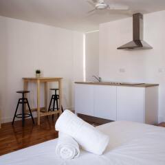 Отель GS Chiado Boutique Studios and Suites Лиссабон комната для гостей фото 4