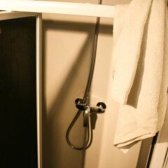 Отель Hostel 28 Бельгия, Брюгге - 1 отзыв об отеле, цены и фото номеров - забронировать отель Hostel 28 онлайн ванная фото 2
