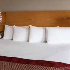Отель Jurys Inn Manchester City Centre Великобритания, Манчестер - отзывы, цены и фото номеров - забронировать отель Jurys Inn Manchester City Centre онлайн комната для гостей фото 2