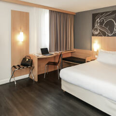Отель ibis Nice Palais des Congrès Франция, Ницца - 1 отзыв об отеле, цены и фото номеров - забронировать отель ibis Nice Palais des Congrès онлайн комната для гостей фото 3