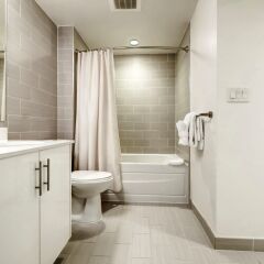 Отель Global Luxury Suites at Chinatown США, Вашингтон - отзывы, цены и фото номеров - забронировать отель Global Luxury Suites at Chinatown онлайн ванная