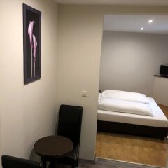 Hotel-Pension Victoria сейф в номере