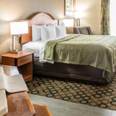 Отель Quality Inn & Suites Колумбус комната для гостей фото 3