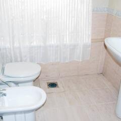 Отель Al Ferdous Hotel Apartment ОАЭ, Шарджа - отзывы, цены и фото номеров - забронировать отель Al Ferdous Hotel Apartment онлайн ванная