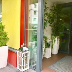 Отель a&t Holiday Hostel Австрия, Вена - 9 отзывов об отеле, цены и фото номеров - забронировать отель a&t Holiday Hostel онлайн балкон