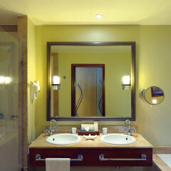 Mauricia Beachcomber Resort & Spa in Grand Bay, Mauritius from 326$, photos, reviews - zenhotels.com bathroom photo 3
