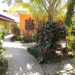 Sunrise Club Hotel Restaurant & Bar