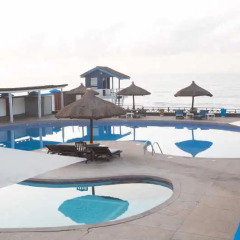 Отель Elmina Beach Resort бассейн фото 2