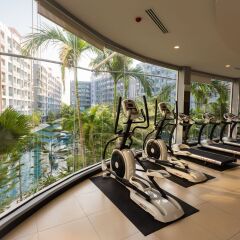 Отель Dusit Grand Park by GrandisVillas Паттайя фитнесс-зал фото 2
