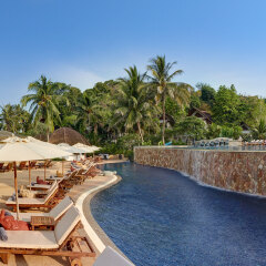 Отель Rawi Warin Resort and Spa пляж