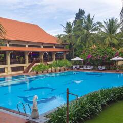 Отель Sunny Beach Resort Фантхьет бассейн