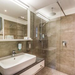Отель Boutique Hotel Donauwalzer Австрия, Вена - 7 отзывов об отеле, цены и фото номеров - забронировать отель Boutique Hotel Donauwalzer онлайн ванная