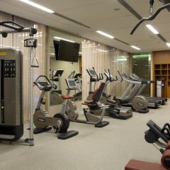 Гостиница DoubleTree by Hilton Moscow – Marina в Москве - забронировать гостиницу DoubleTree by Hilton Moscow – Marina, цены и фото номеров Москва фитнесс-зал фото 3