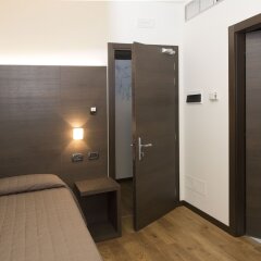 Отель Albergo Ristorante Pizzeria Tonino Италия, Реканати - отзывы, цены и фото номеров - забронировать отель Albergo Ristorante Pizzeria Tonino онлайн сейф в номере