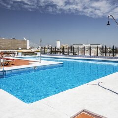 Tryp Sevilla Macarena Hotel бассейн фото 3