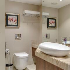 Отель Holiday Inn Kolkata Airport ванная