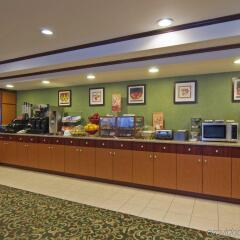Отель Fairfield Inn by Marriott JFK Airport США, Нью-Йорк - отзывы, цены и фото номеров - забронировать отель Fairfield Inn by Marriott JFK Airport онлайн питание фото 2
