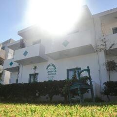 Отель Angela Thalia Apartments Греция, Калимнос - отзывы, цены и фото номеров - забронировать отель Angela Thalia Apartments онлайн вид на фасад