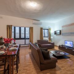 Отель Fleur 3 bedroom apartment Sliema Мальта, Слима - отзывы, цены и фото номеров - забронировать отель Fleur 3 bedroom apartment Sliema онлайн комната для гостей фото 4