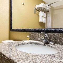 Отель Days Inn Hurstbourne ванная фото 2