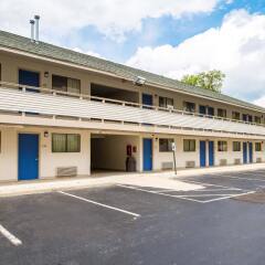 Отель Motel 6 Columbus OSU США, Колумбус - отзывы, цены и фото номеров - забронировать отель Motel 6 Columbus OSU онлайн парковка