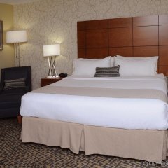 Отель Holiday Inn Raleigh Downtown - Capital, an IHG Hotel США, Роли - отзывы, цены и фото номеров - забронировать отель Holiday Inn Raleigh Downtown - Capital, an IHG Hotel онлайн комната для гостей фото 3