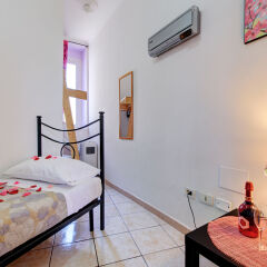 Отель B&B In the Center You Too детские мероприятия фото 2