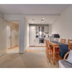 Отель Modern, Spacious 1BR Central Manchester Flat for 4 в номере