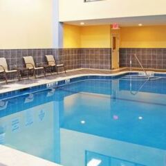 Отель Holiday Inn Express & Suites Niagara Falls США, Ниагара-Фолс - отзывы, цены и фото номеров - забронировать отель Holiday Inn Express & Suites Niagara Falls онлайн бассейн фото 3