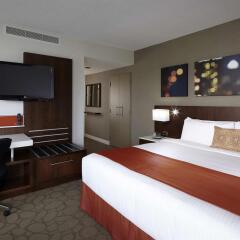 Отель Delta Hotels by Marriott Montreal Канада, Монреаль - отзывы, цены и фото номеров - забронировать отель Delta Hotels by Marriott Montreal онлайн удобства в номере фото 2