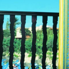 Отель Basilica Holiday Complex Hotel Кипр, Пафос - 2 отзыва об отеле, цены и фото номеров - забронировать отель Basilica Holiday Complex Hotel онлайн балкон