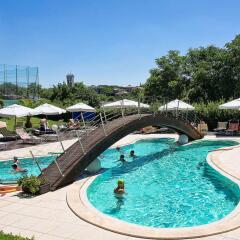 Отель Excel Roma Montemario бассейн
