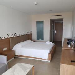 Tasia Maris Seasons Hotel - Adults Only комната для гостей фото 4