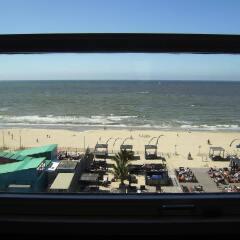 Poort Beach Hotel Apartments Bloemendaal пляж
