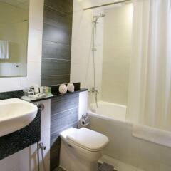 Auris Hotel Apartments Deira Дубай ванная