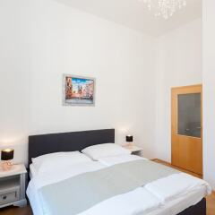 Апартаменты Slovansky Dum Boutique Apartments Прага сейф в номере