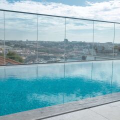 NH Hotel Porto Jardim бассейн
