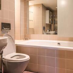 Отель Le Notre Dame - Duplex with Amazing View Париж ванная