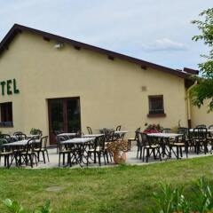 Отель Hôtel Martinez Grenay
