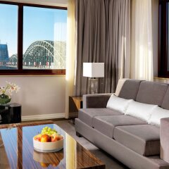Отель Hyatt Regency Cologne Германия, Кёльн - 1 отзыв об отеле, цены и фото номеров - забронировать отель Hyatt Regency Cologne онлайн комната для гостей фото 4